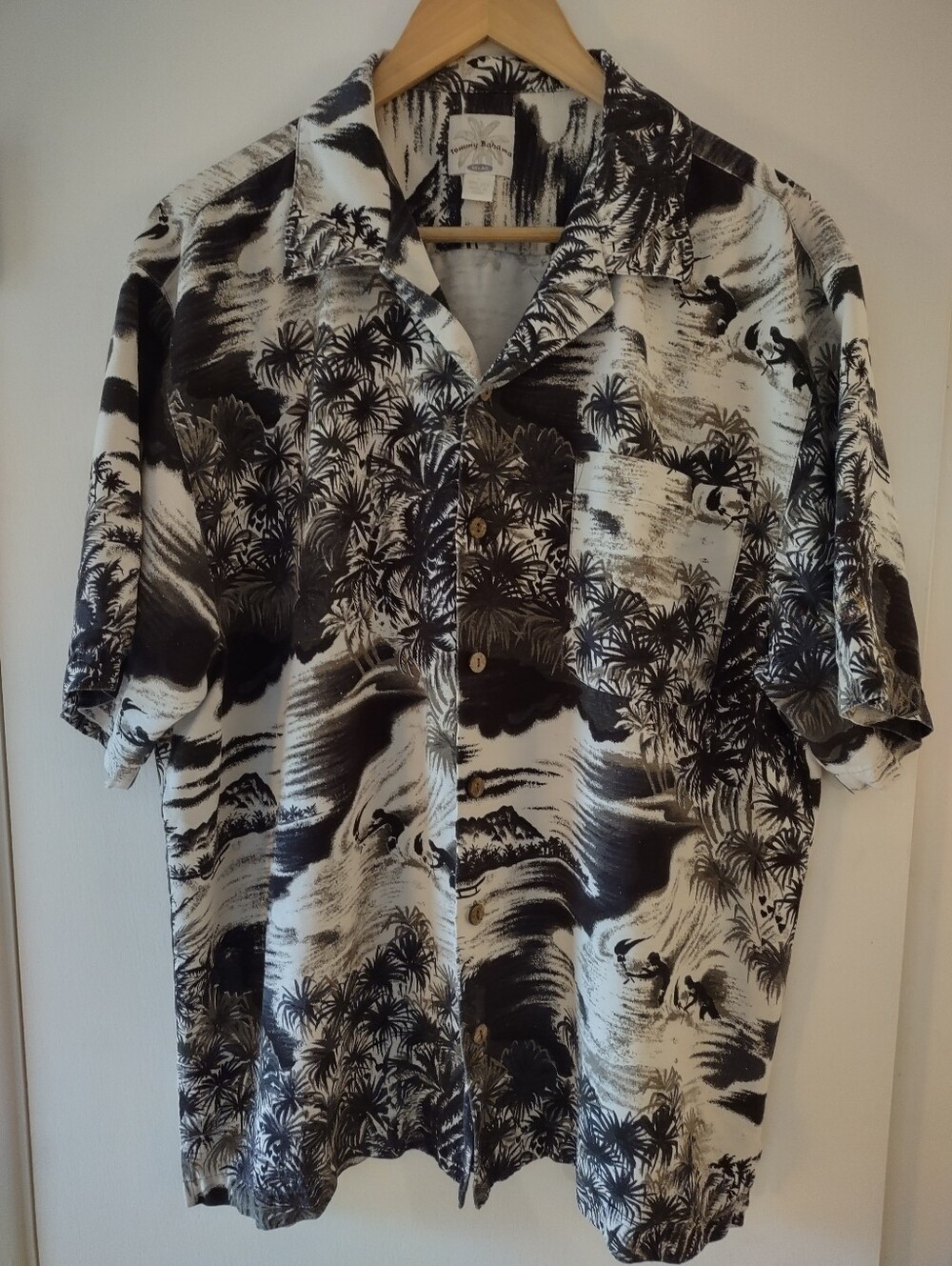 Vintage Tommy Bahama Hawaiian Shirt Men's L Tropical Print Button Up 100% Silk